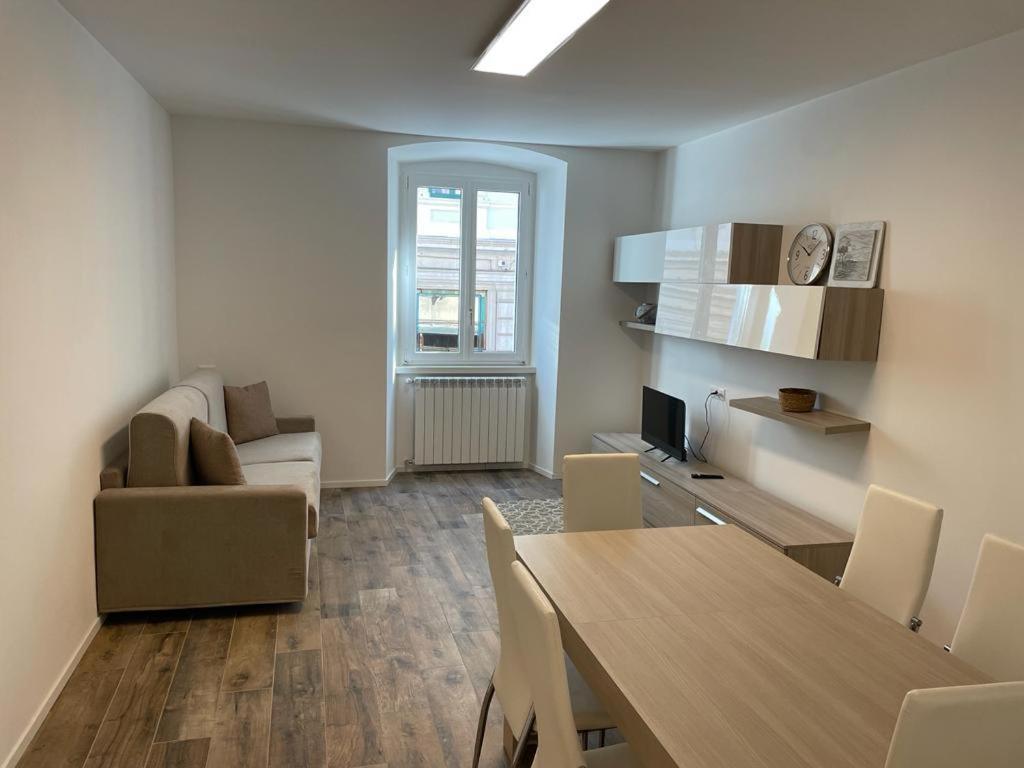 Casa Vacanze Ginevra 1 Trieszt Kültér fotó